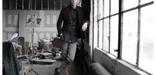 Tim: shirt Buckler - blazer Shipley & Halmos - pants Marc by Marc Jacobs chain necklace Crux - pendant ball necklace Laruicci - shoes Florsheim