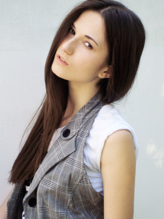 Vanessa / image courtesy Cherry Models